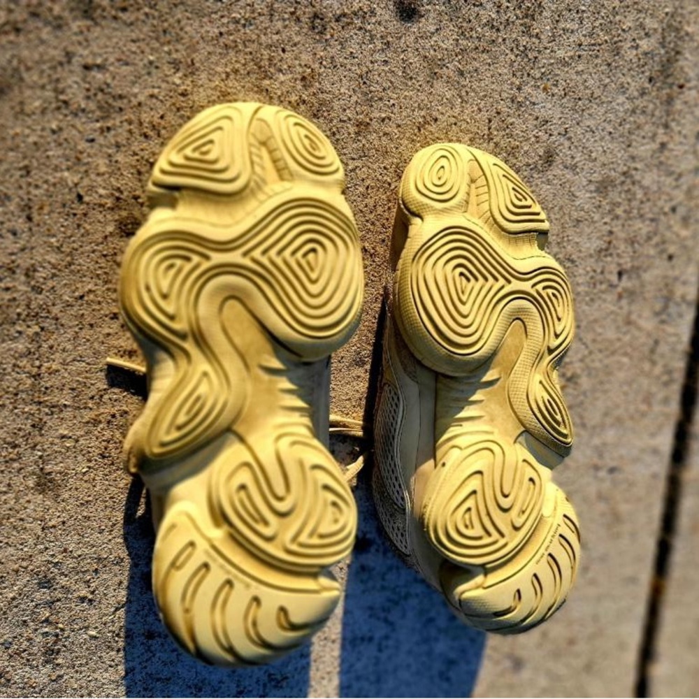 Yeezy‘s 500 Supermoon - yellow size 7 in men. SOLD